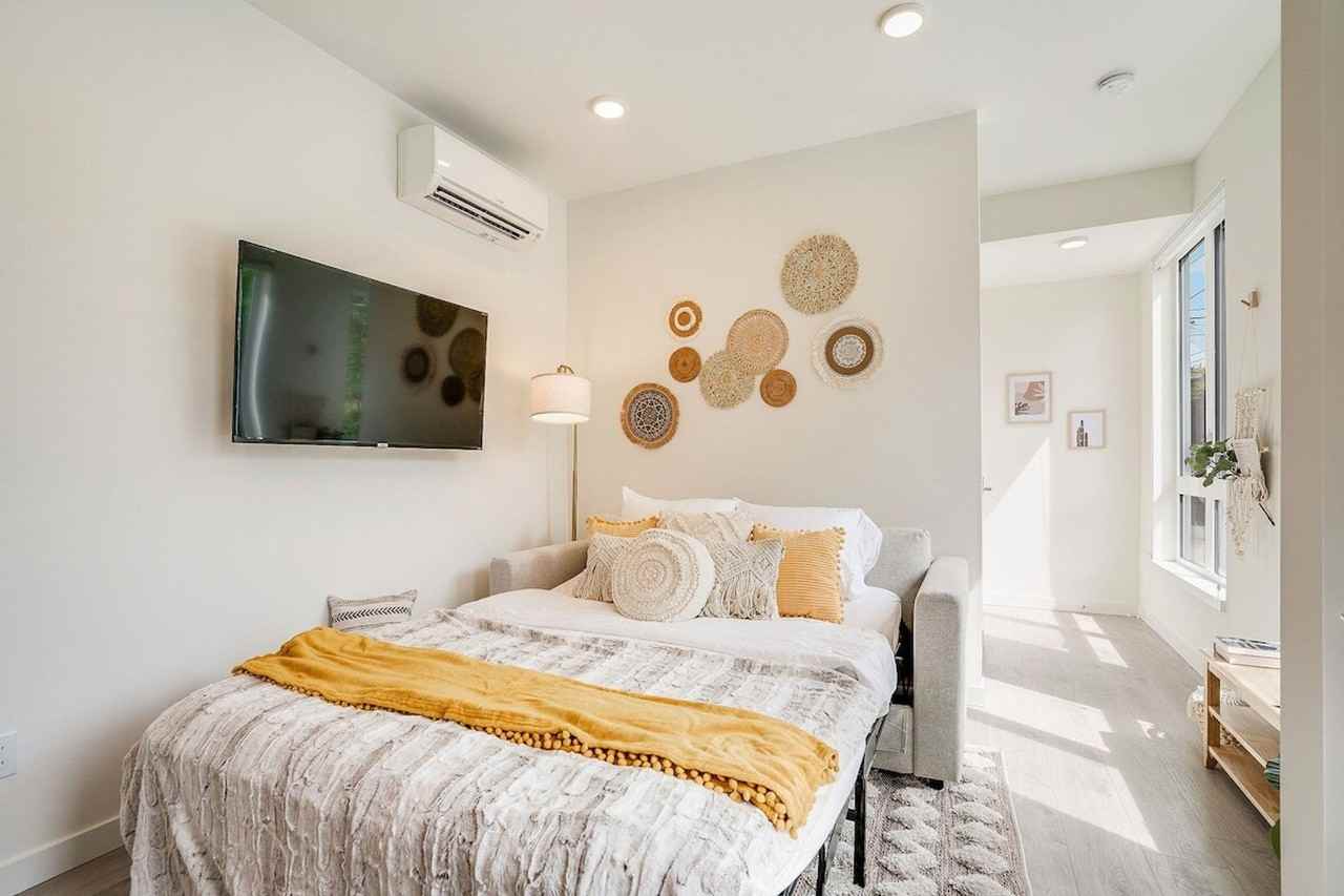 1835 14th Avenue - Photo 3 of 40
