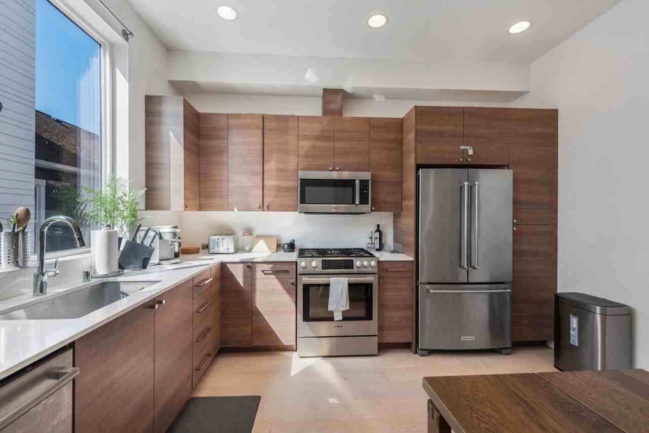 1503 E Spruce St #1035891P - Photo 6 of 36