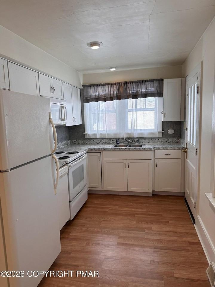 142 Craigs Meadow Rd - Photo 5 of 23