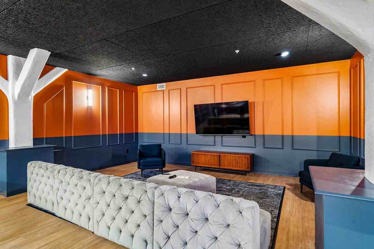 205 West 4th Street - Photo 6 of 50