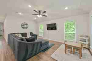 featured image of 3824 Springfield Dr