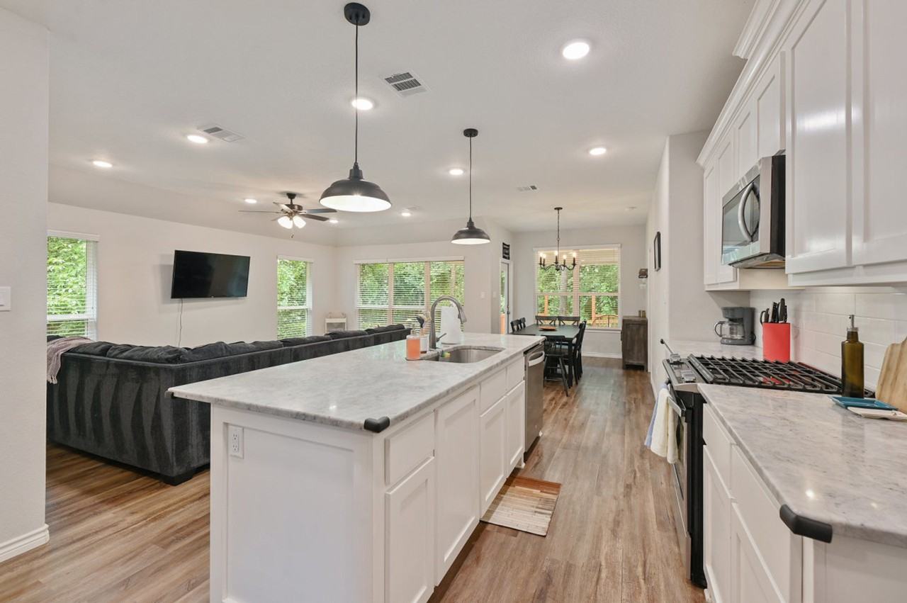 3824 Springfield Dr #1328078P - Photo 6 of 27