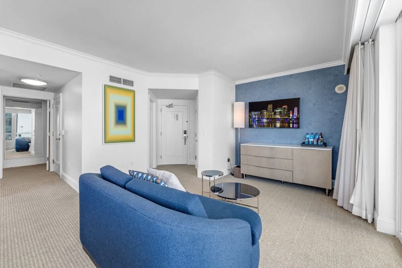 4401 Collins Ave #1372365P - Photo 3 of 37