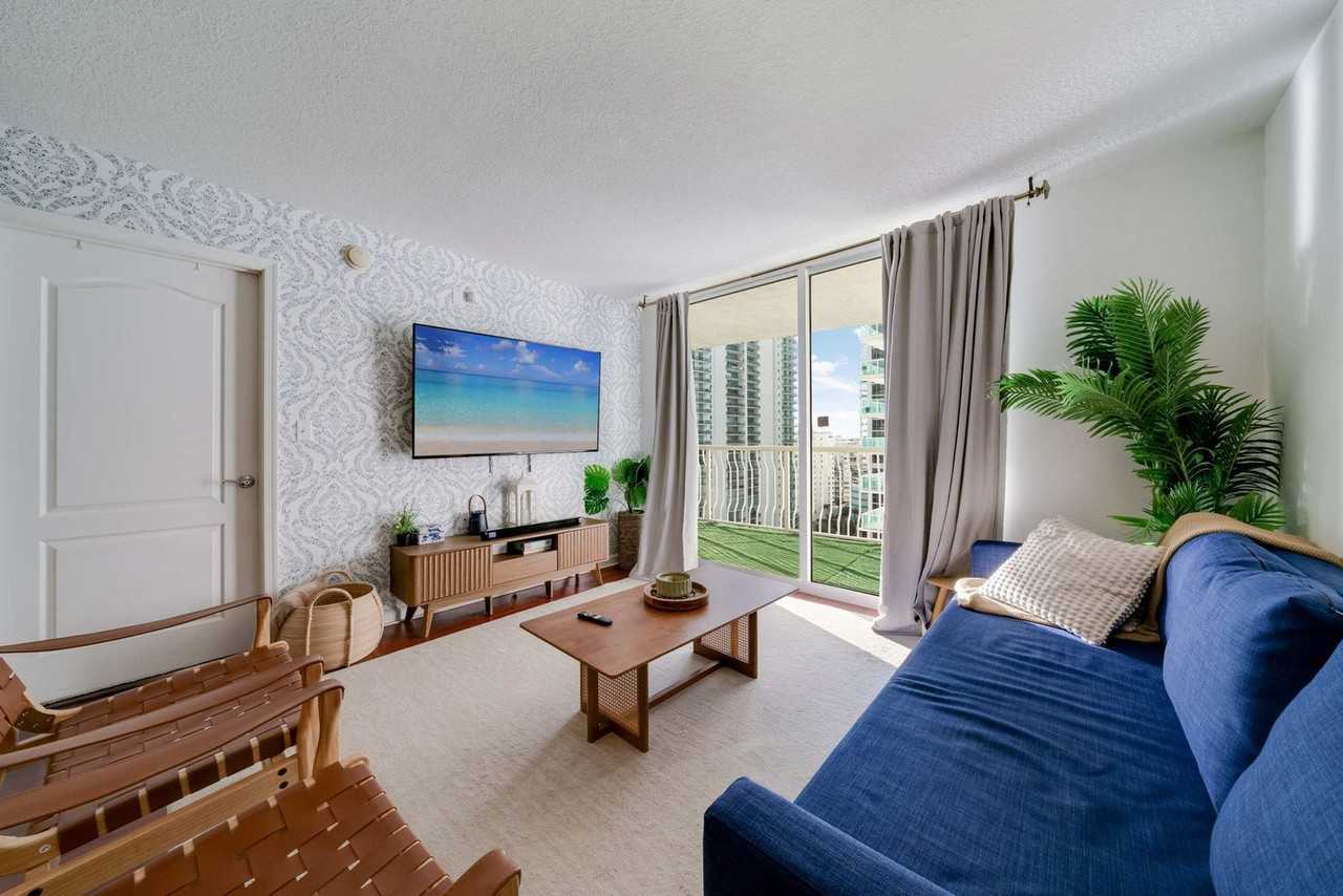 1 Nw 12th St #1373699P - Photo 3 of 50