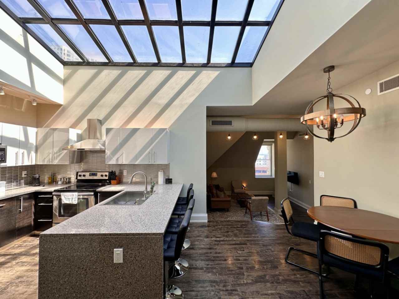 225 E Michigan St #1379039P - Photo 7 of 24