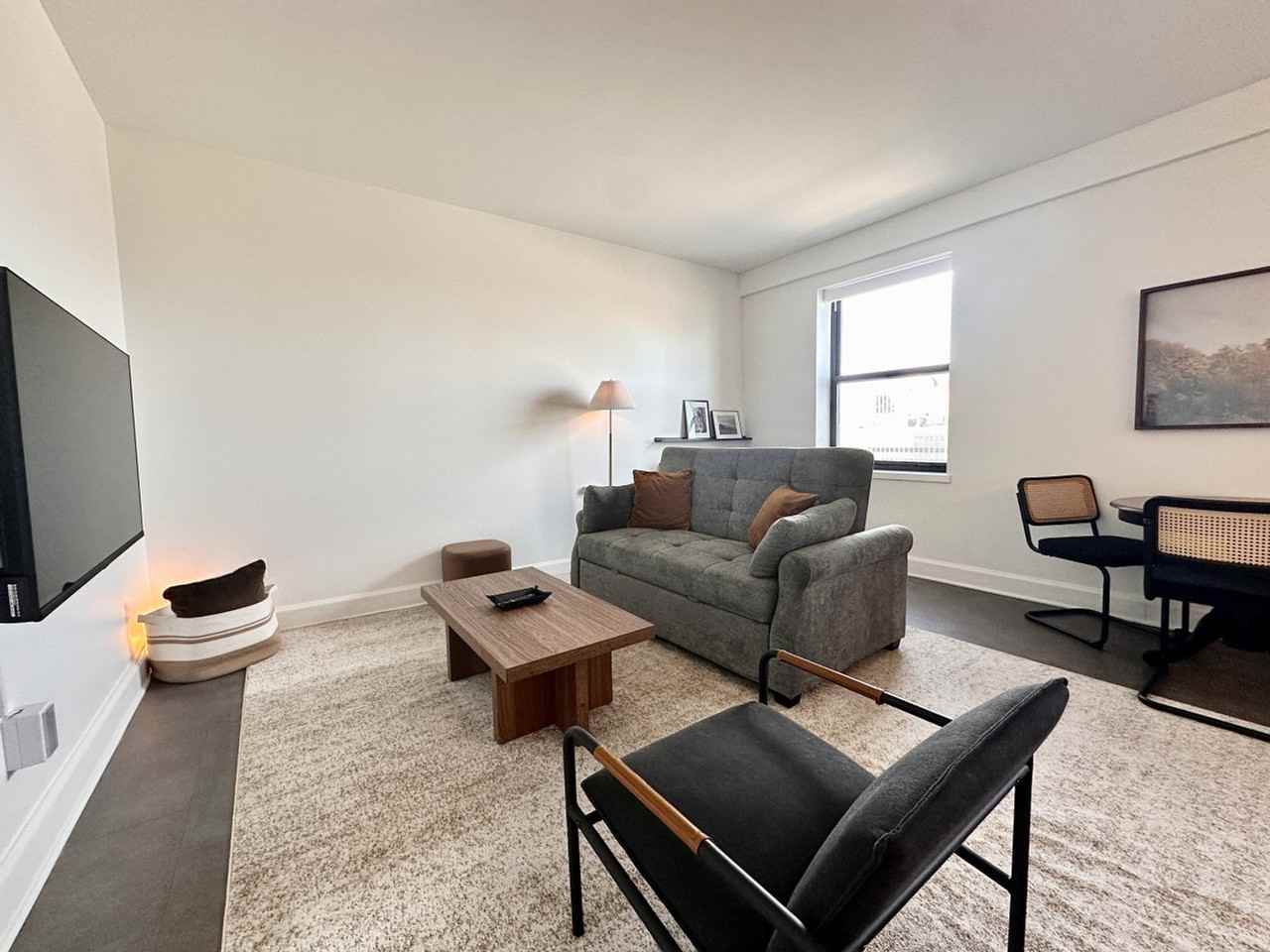 758 N Broadway #1379068P - Photo 2 of 16