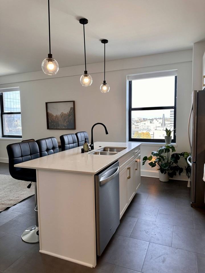 758 N Broadway #1379068P - Photo 7 of 16