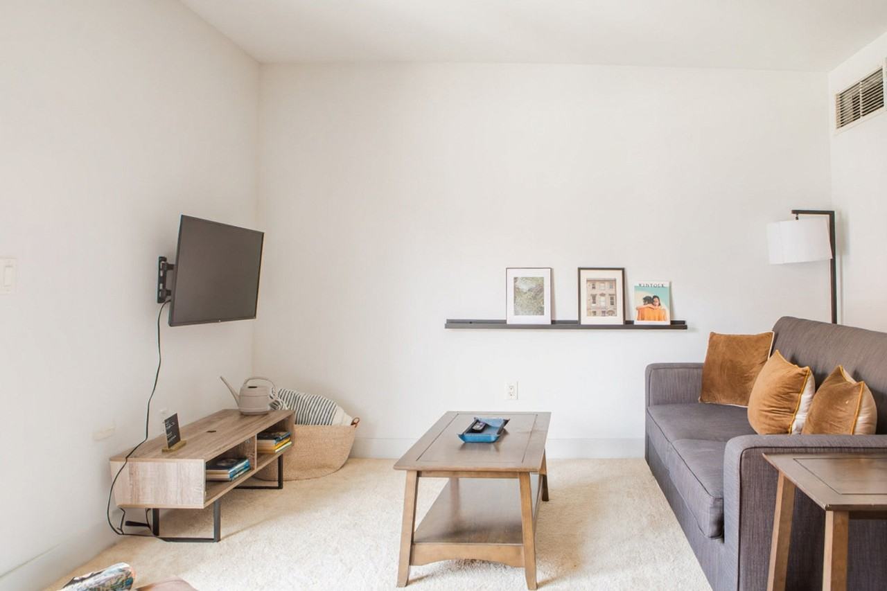 145 N Jackson St #1379019P - Photo 3 of 30