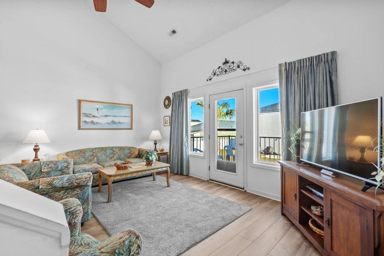 216 Double Eagle Dr #1382457P - Photo 4 of 50