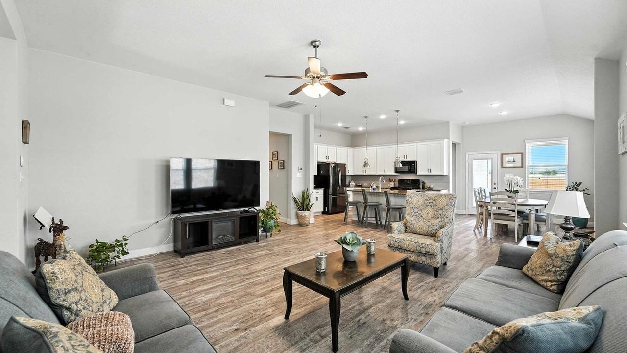 1917 Shepherd Path #1383559P - Photo 2 of 33