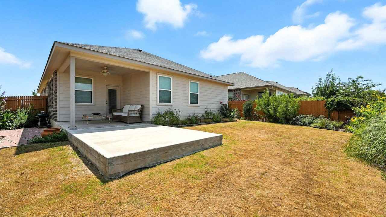 1917 Shepherd Path #1383559P - Photo 6 of 33