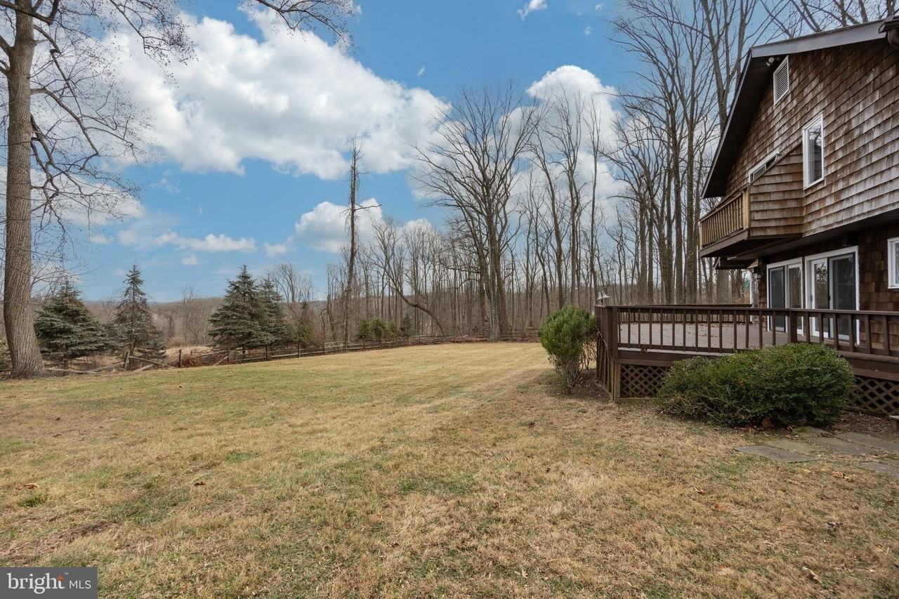 1104 Tinkerhill Ln - Photo 6 of 44