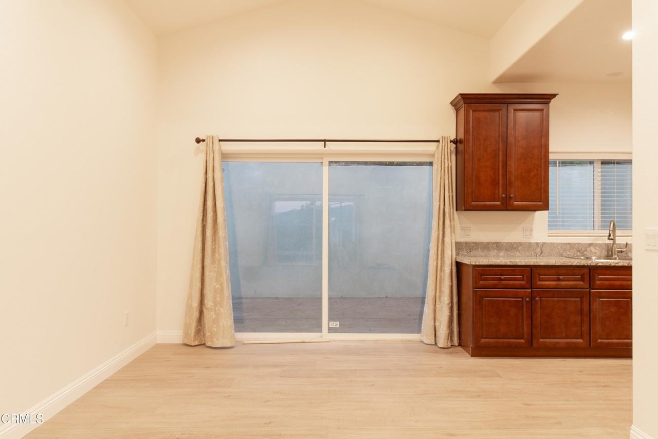 713 Mission Dr - Photo 7 of 21