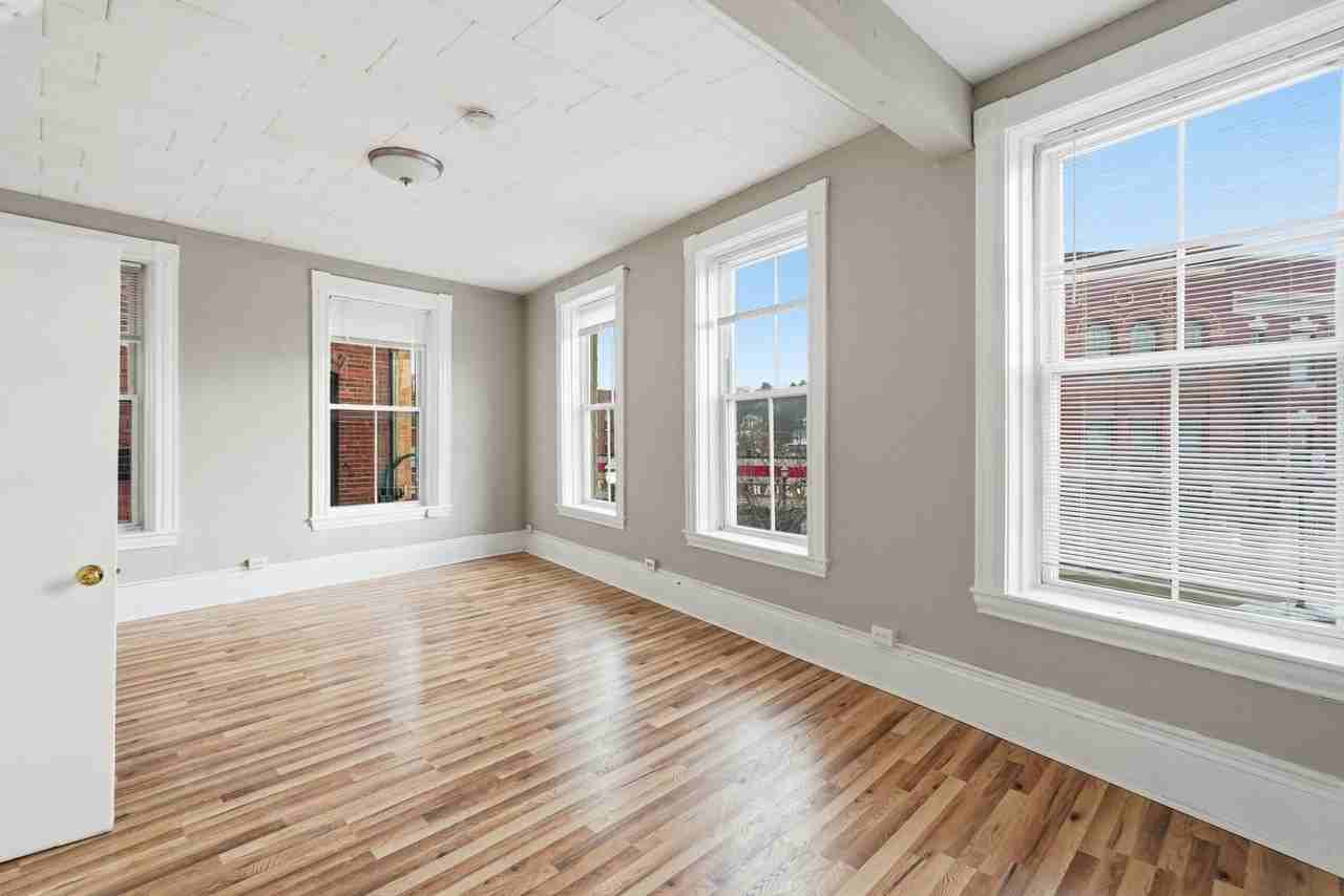 20 Main St #1
