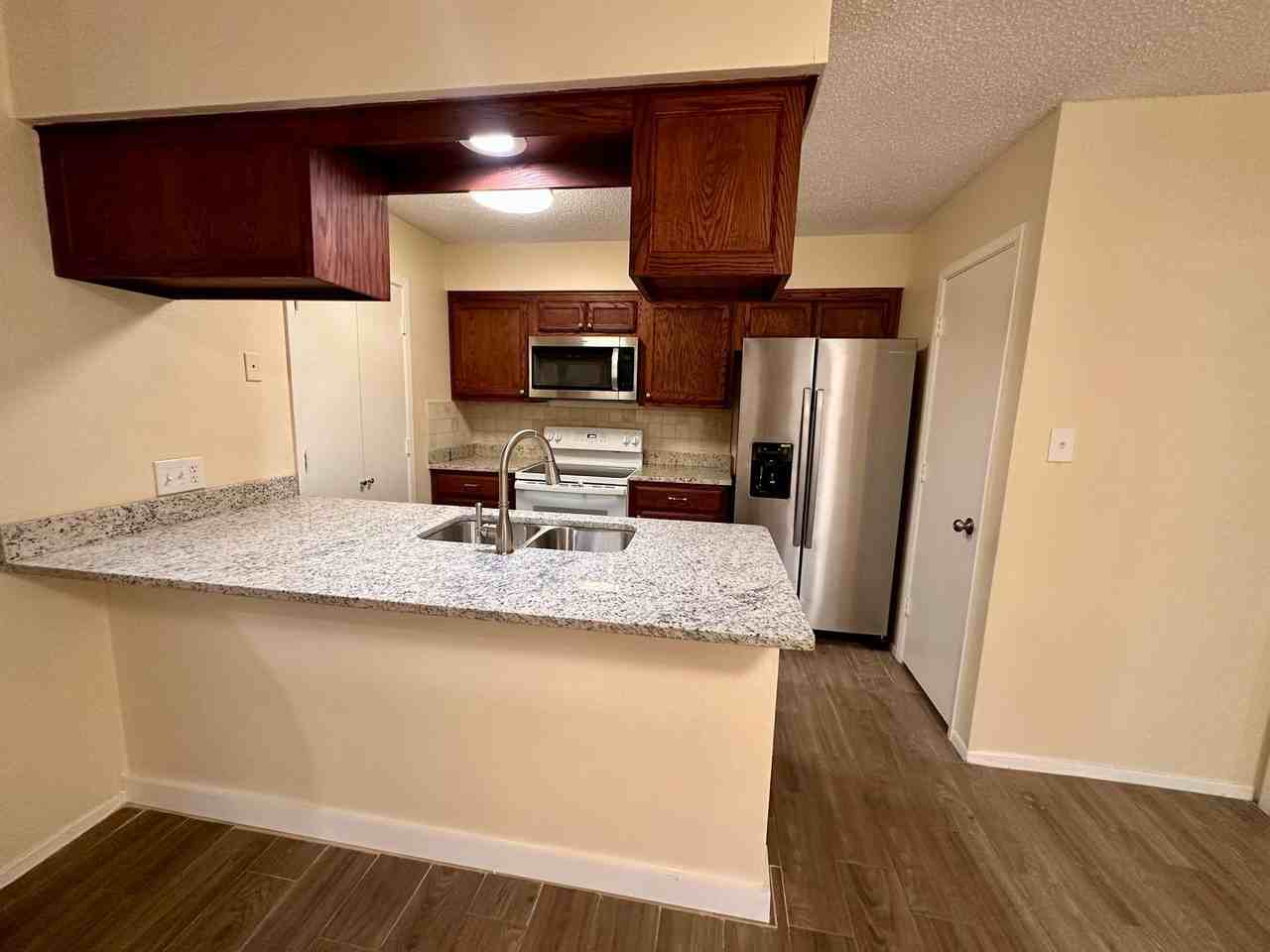 2502 Indigo Ln - Photo 5 of 14