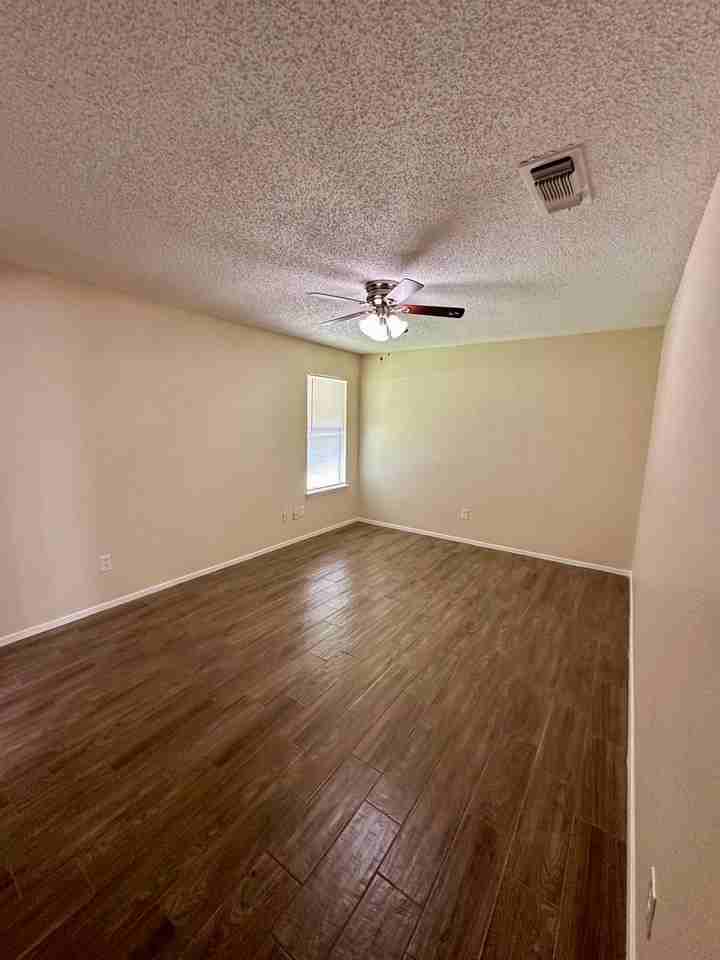 2502 Indigo Ln - Photo 7 of 14