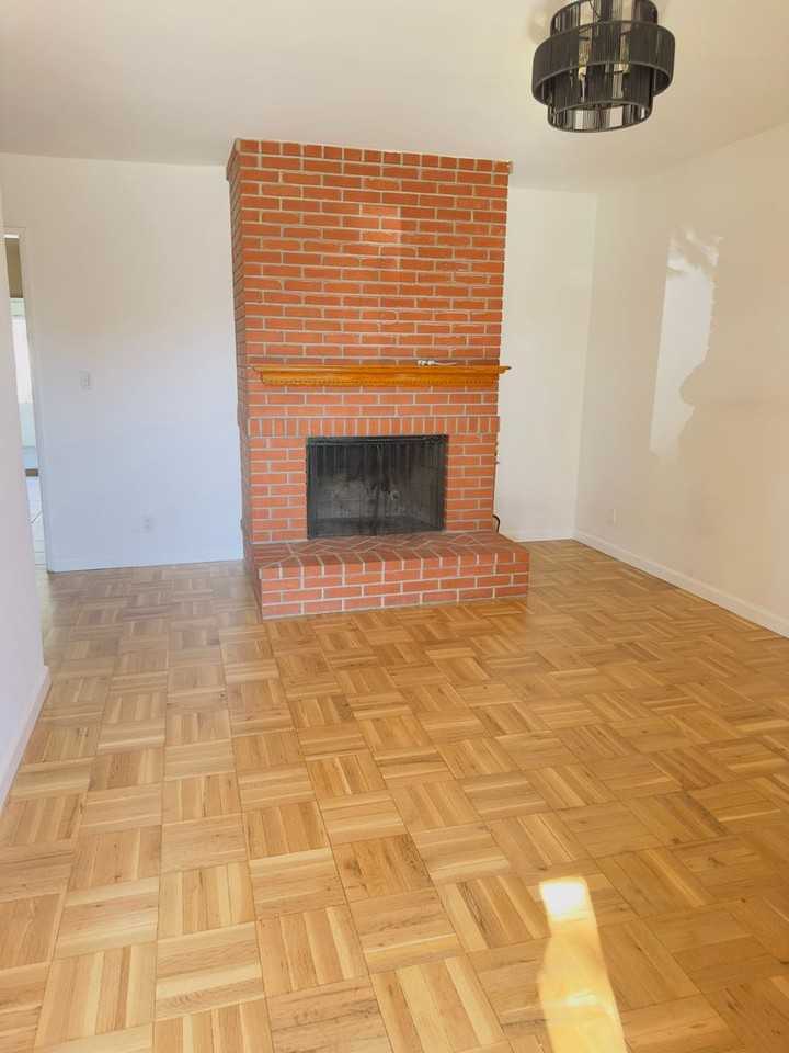 17529 Lanark St - Photo 2 of 13