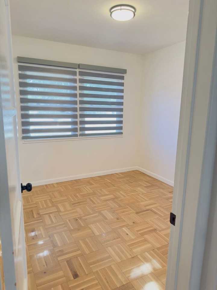 17529 Lanark St - Photo 6 of 13