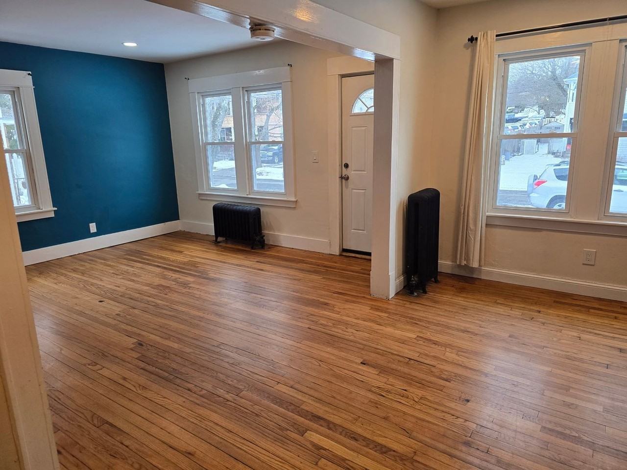 49 Royal St - Photo 3 of 14