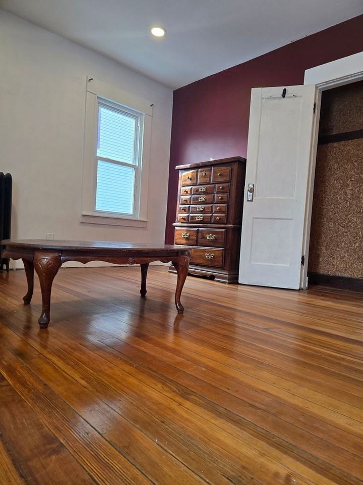 49 Royal St - Photo 7 of 14