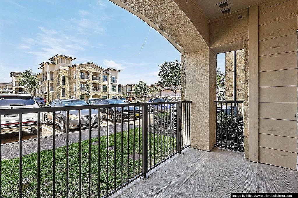 12240 Bella Terra Center Way - Photo 3 of 9