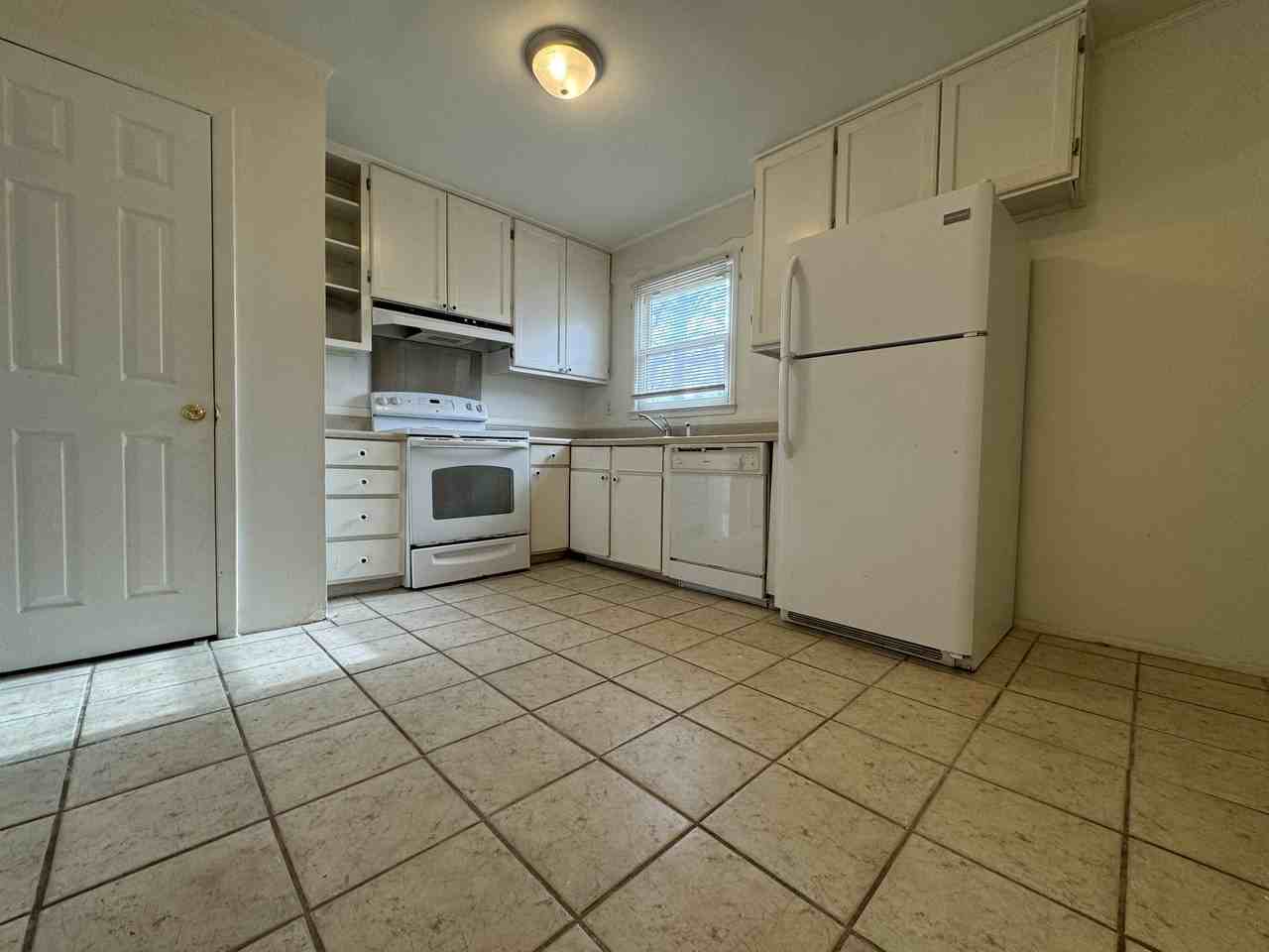 5656 Chancellorsville Drive Northwest - Photo 6 of 26