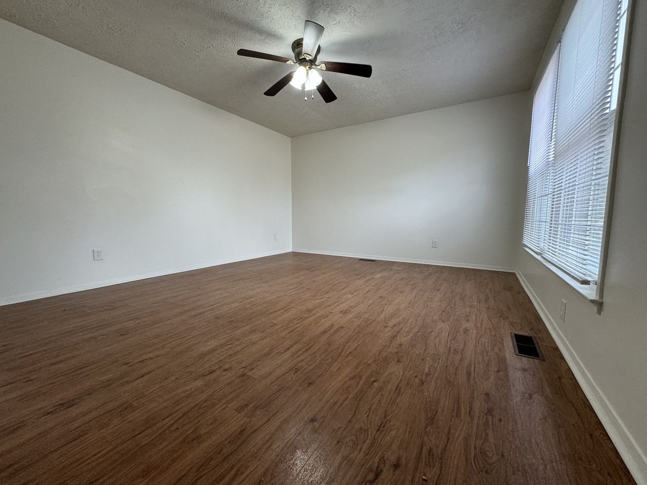 5656 Chancellorsville Drive Northwest - Photo 4 of 26