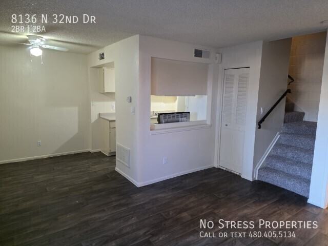8136 N 32nd Dr - Photo 3 of 20