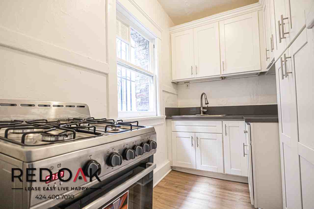 1420 S Bonnie Brae St #4 - Photo 3 of 10