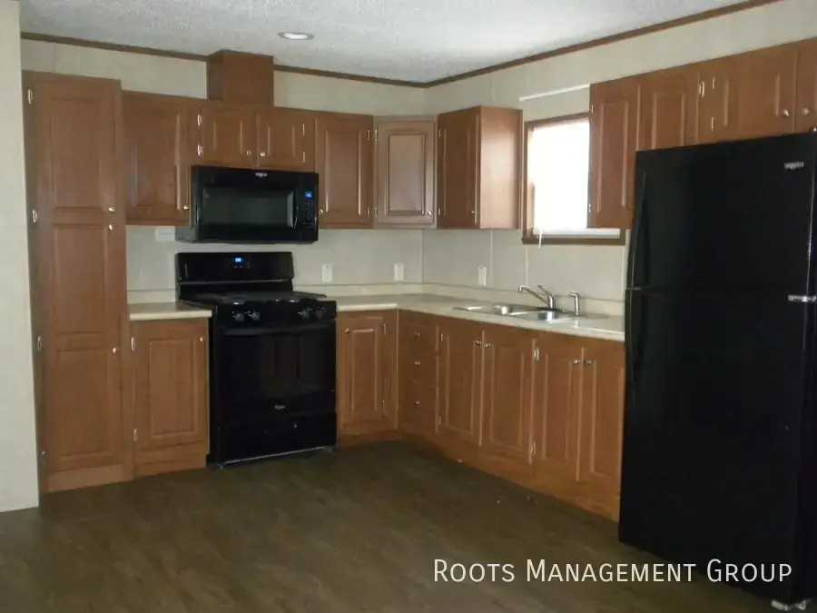 710 Holmes Dr #193 - Photo 3 of 17