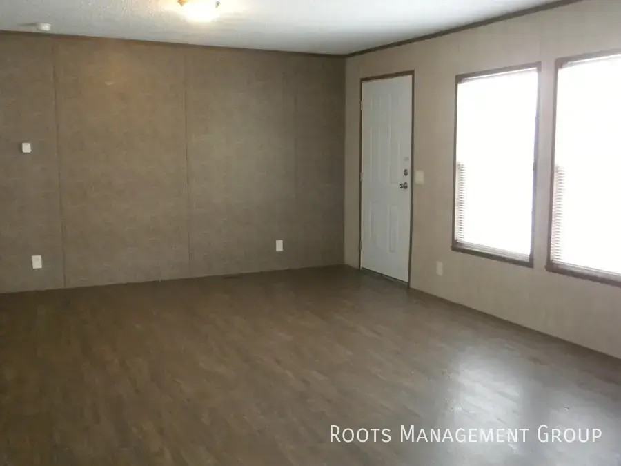 710 Holmes Dr #193 - Photo 5 of 17