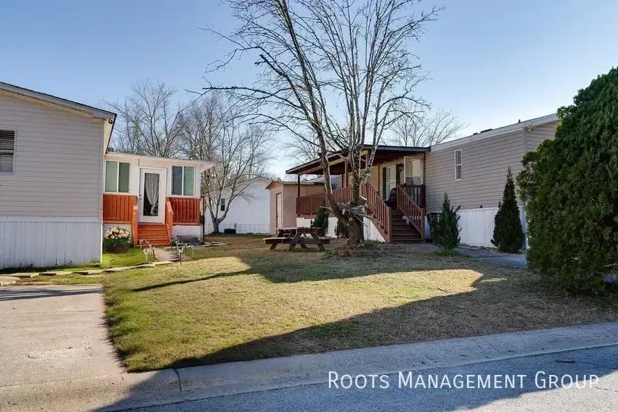 719 Hillside Dr #719 - Photo 6 of 9