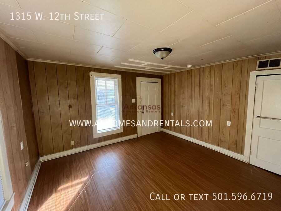 1315 W 12th St - Photo 2 of 10