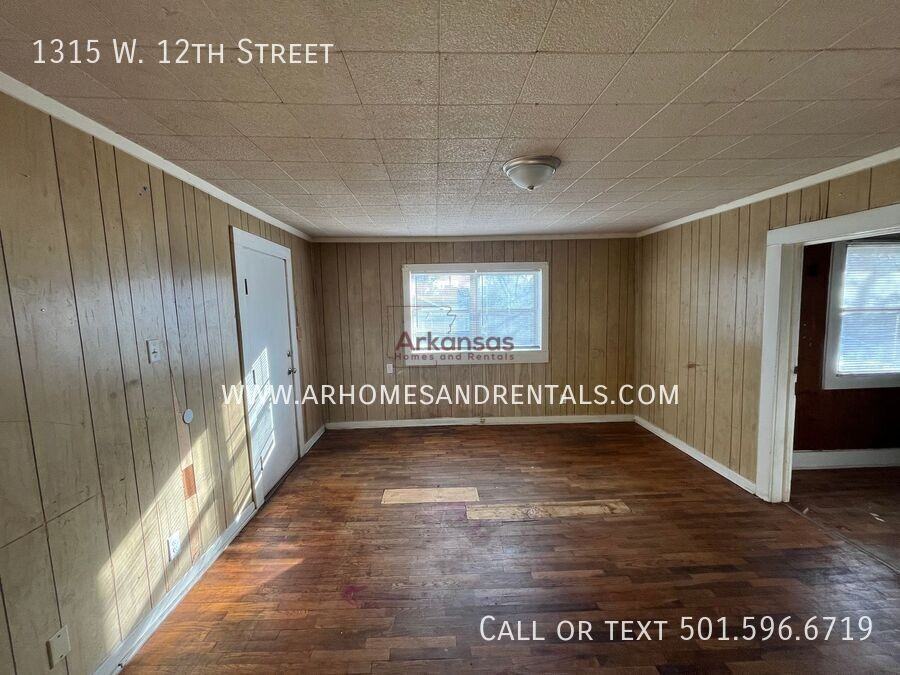 1315 W 12th St - Photo 4 of 10