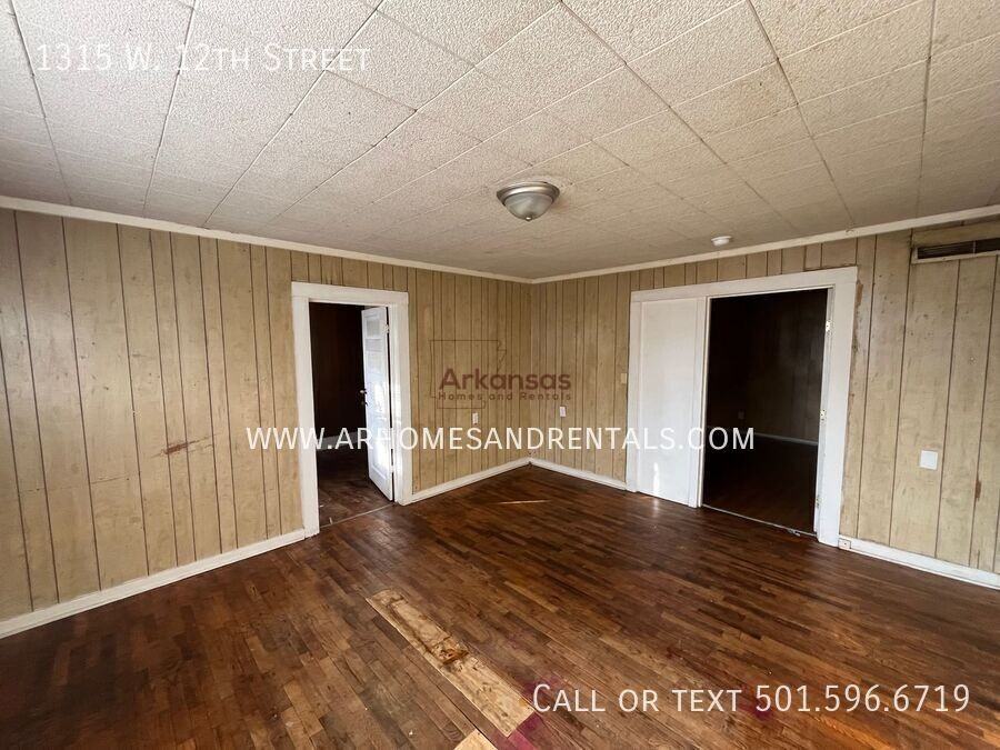 1315 W 12th St - Photo 7 of 10