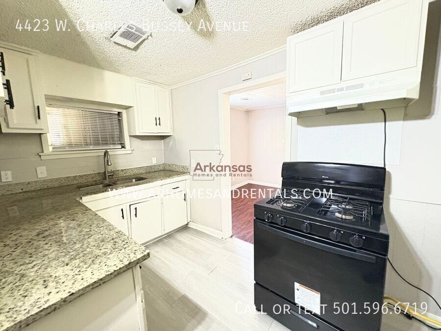 4423 W Charles Bussey Ave - Photo 5 of 14