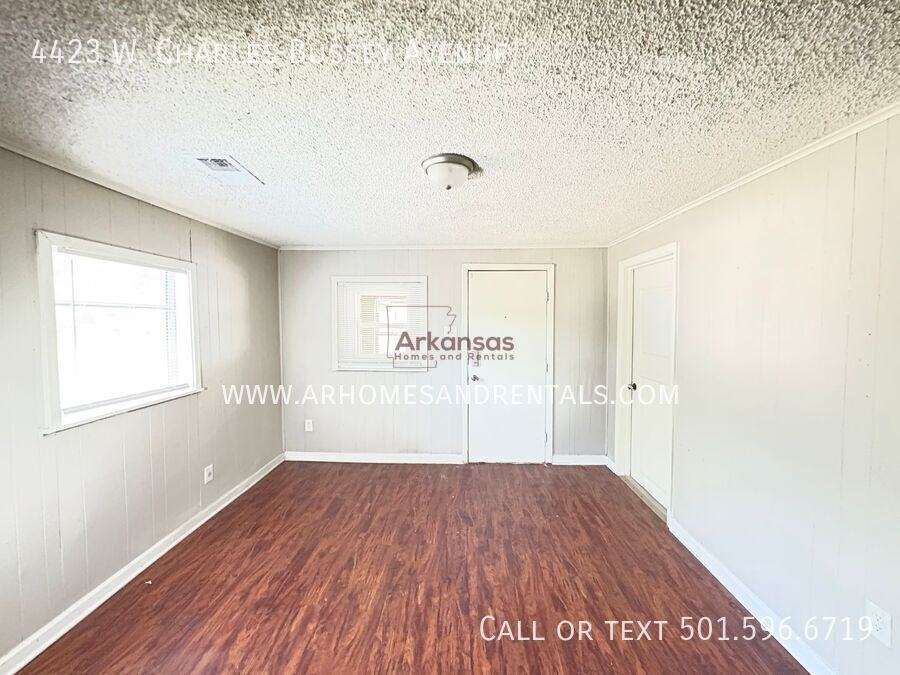 4423 W Charles Bussey Ave - Photo 6 of 14