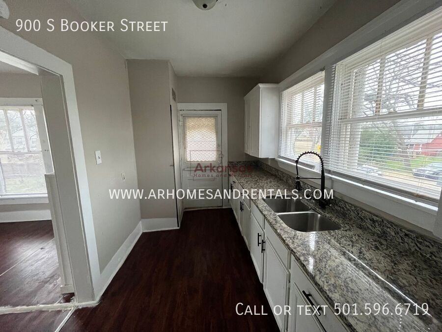 900 Booker St - Photo 5 of 9