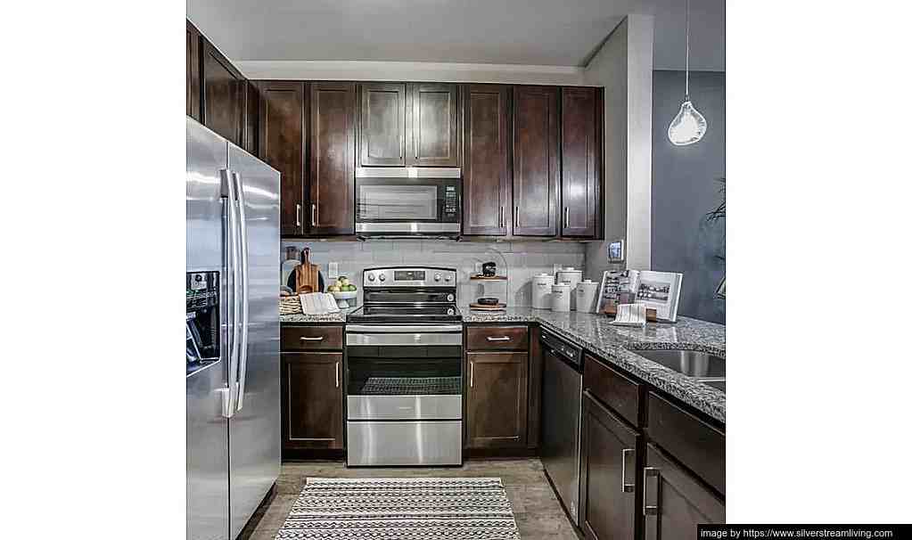 21077 Kingsland Boulevard - Photo 6 of 12