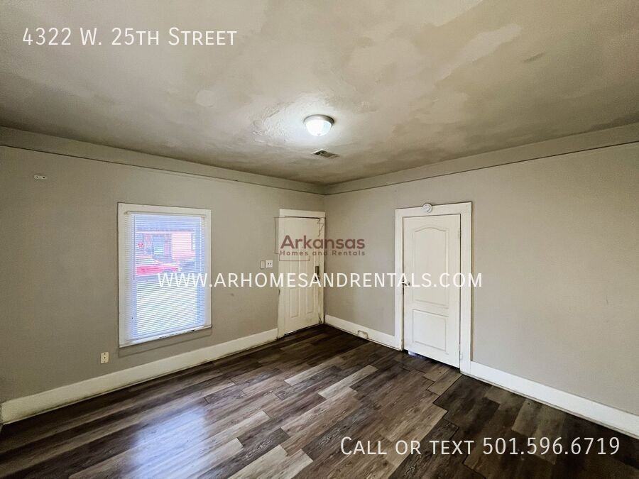 4322 W 25th St - Photo 2 of 10