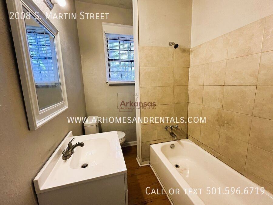 2008 S Martin St - Photo 5 of 9