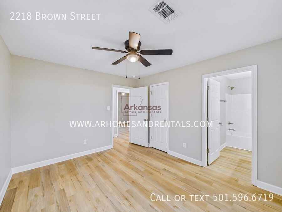 2218 Brown St - Photo 7 of 12