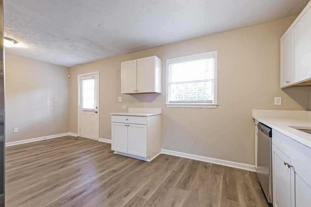 4928 Spirit Ct - Photo 6 of 18