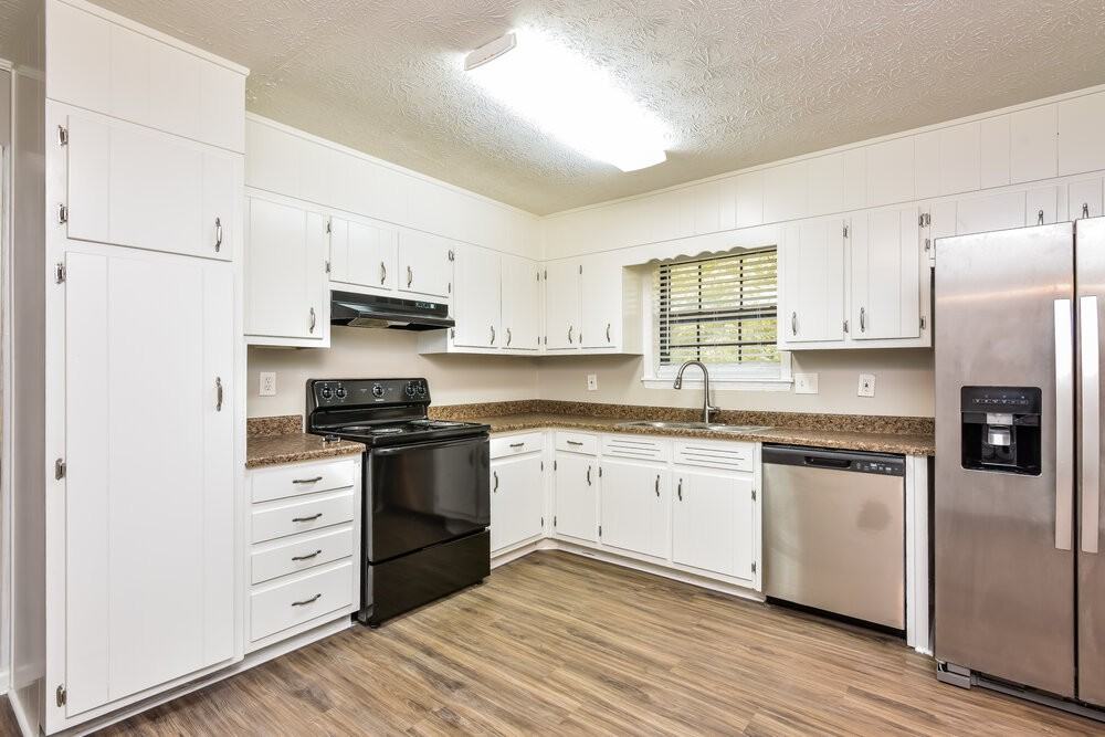 6682 Cameron Rd - Photo 7 of 17