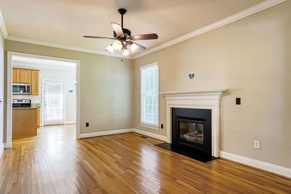 861 Stroud Cir - Photo 4 of 17