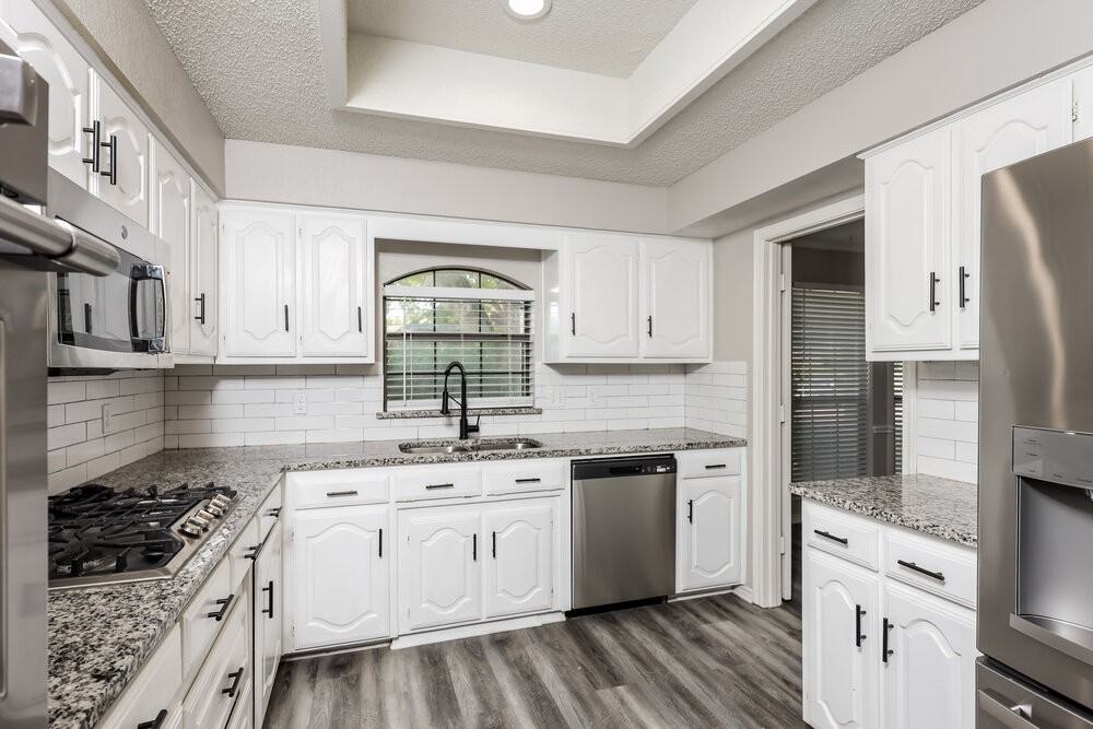 608 Wisterglen Dr - Photo 5 of 15