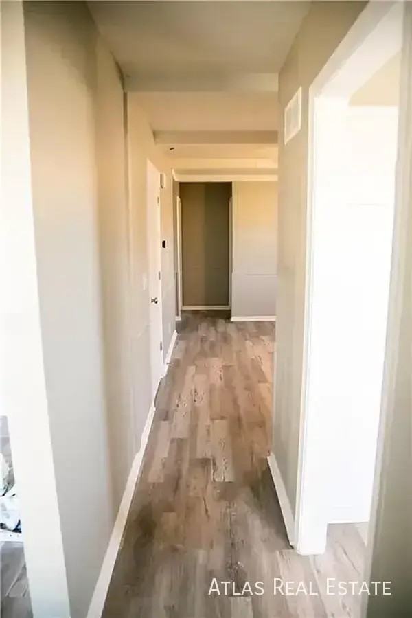 1502 Sw Sunset St - Photo 2 of 20