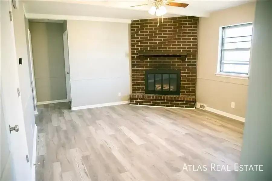 1502 Sw Sunset St - Photo 3 of 20