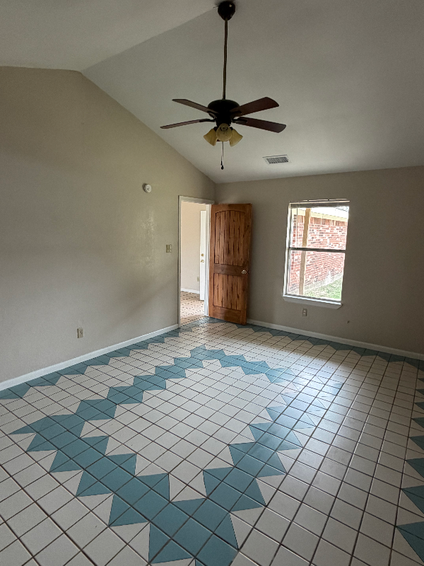 531 Woodland Dr - Photo 4 of 12