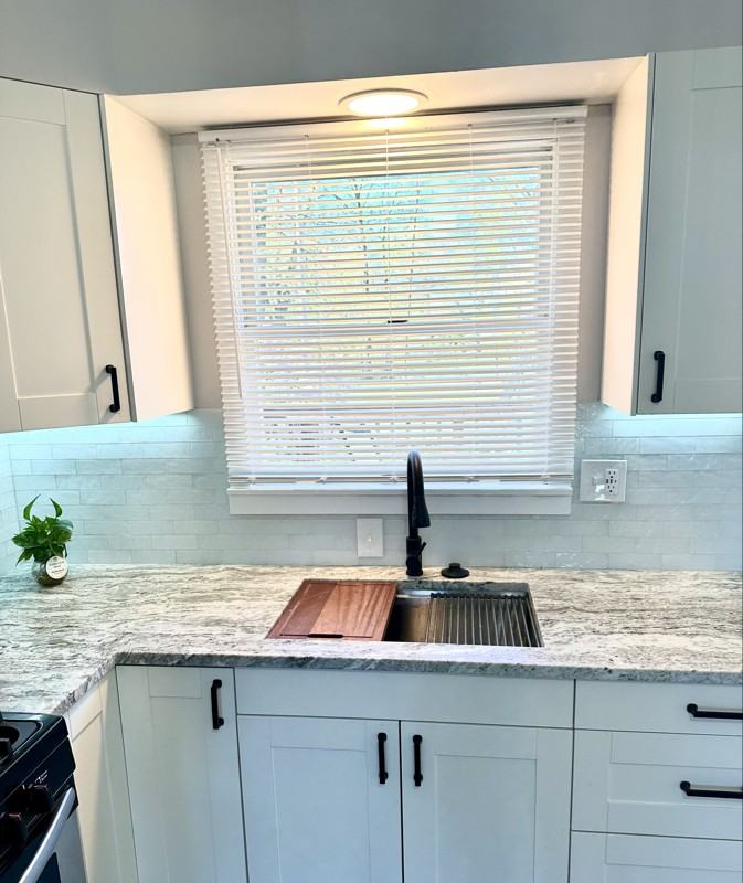 2168 Plainfield Ave - Photo 5 of 20